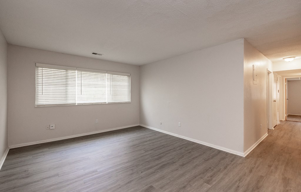 a bedroom at the acadia park apartments in houma, la