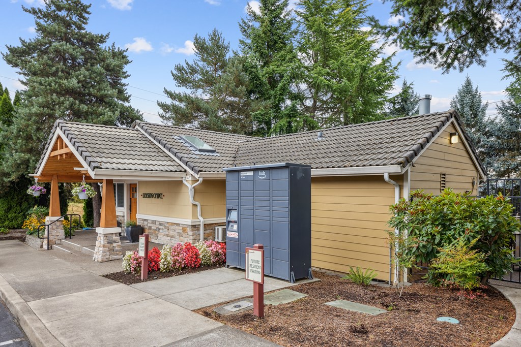 Maybeck at the Bend exterior leasing office and lockers