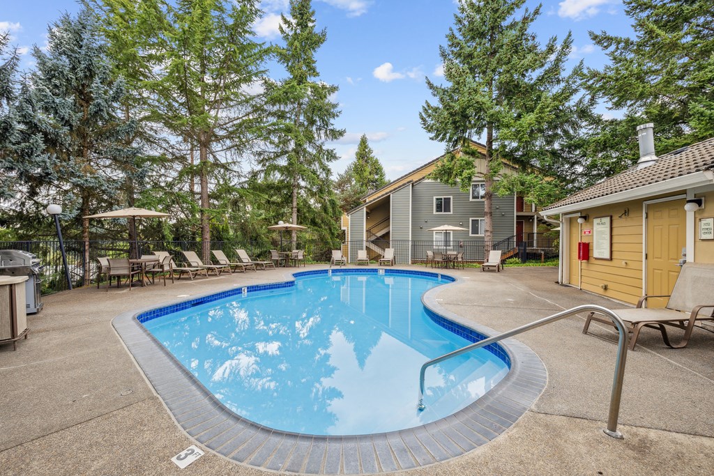 Maybeck at the Bend exterior pool