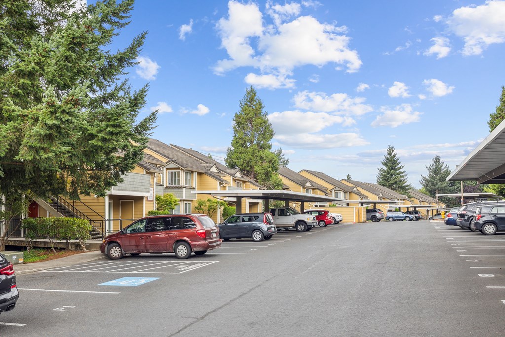 Maybeck at the Bend exterior and parking