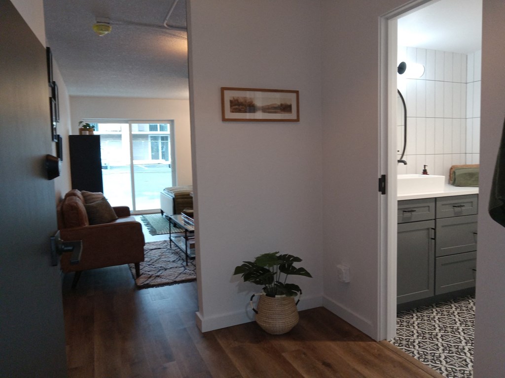9 North living room and view of bathroom
