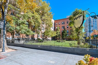 118 West St 1 Bed Apartment for Rent - Photo Gallery 1
