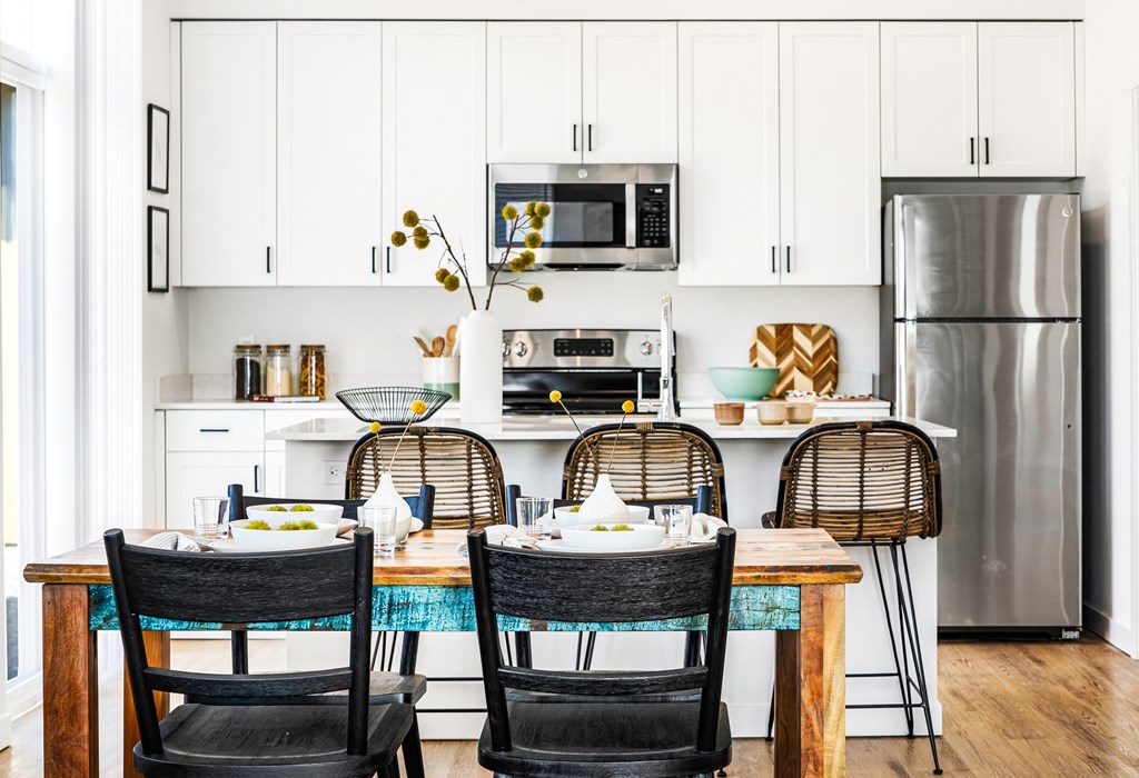 TheFarmstead_Eugene_OR_Cottage_2x2_Dining