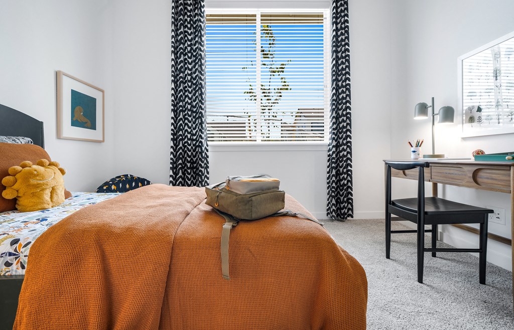 TheFarmstead_Eugene_OR_Cottage_2x2_Bed2