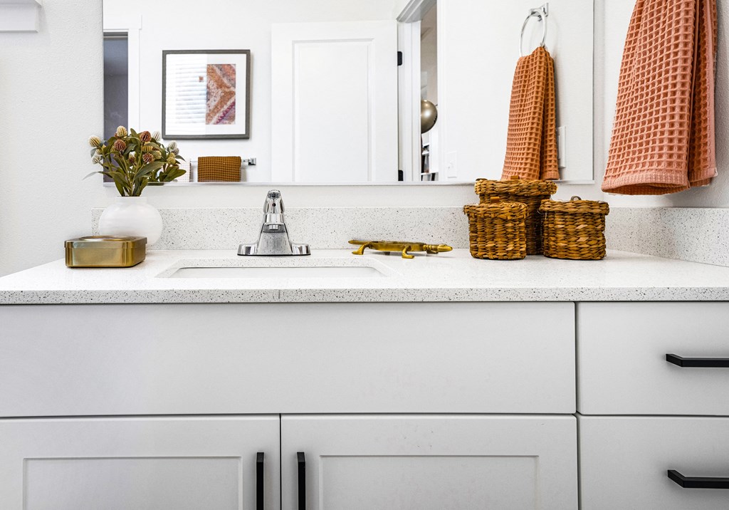 TheFarmstead_Eugene_OR_Cottage_1x1_BathroomVanity