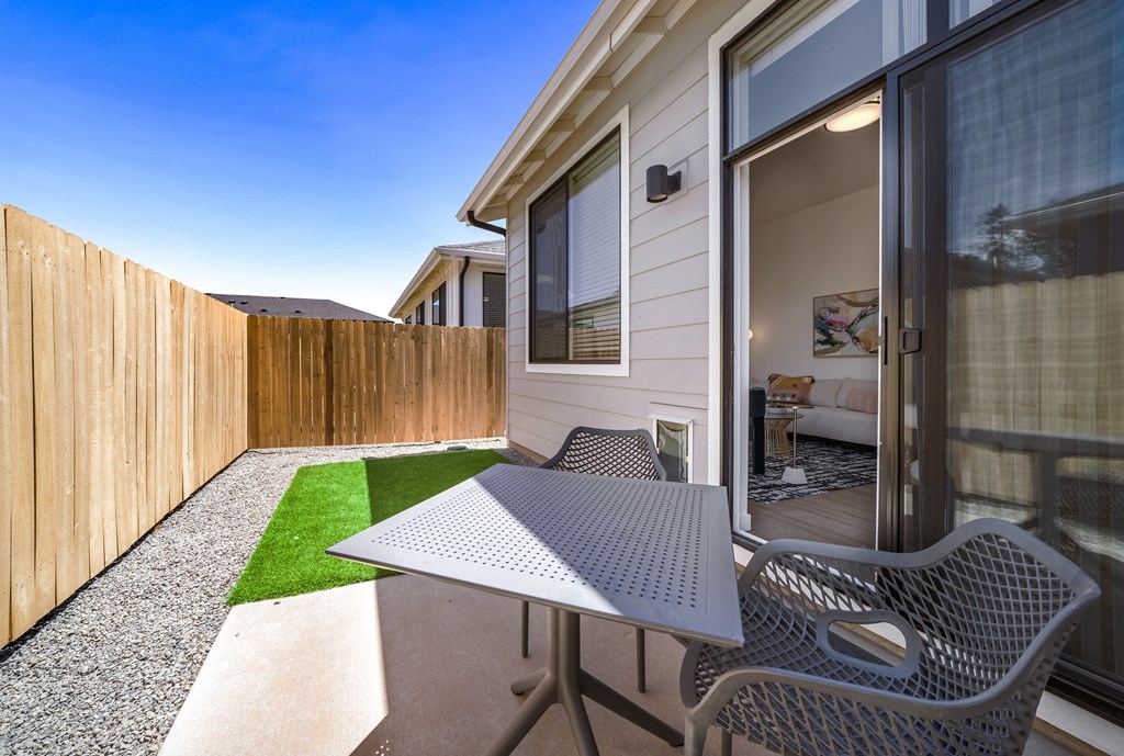 TheFarmstead_Eugene_OR_Cottage_1x1_Backyard