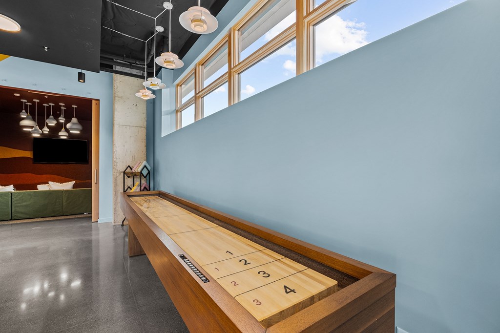Strata_Bend_OR_Shuffleboard