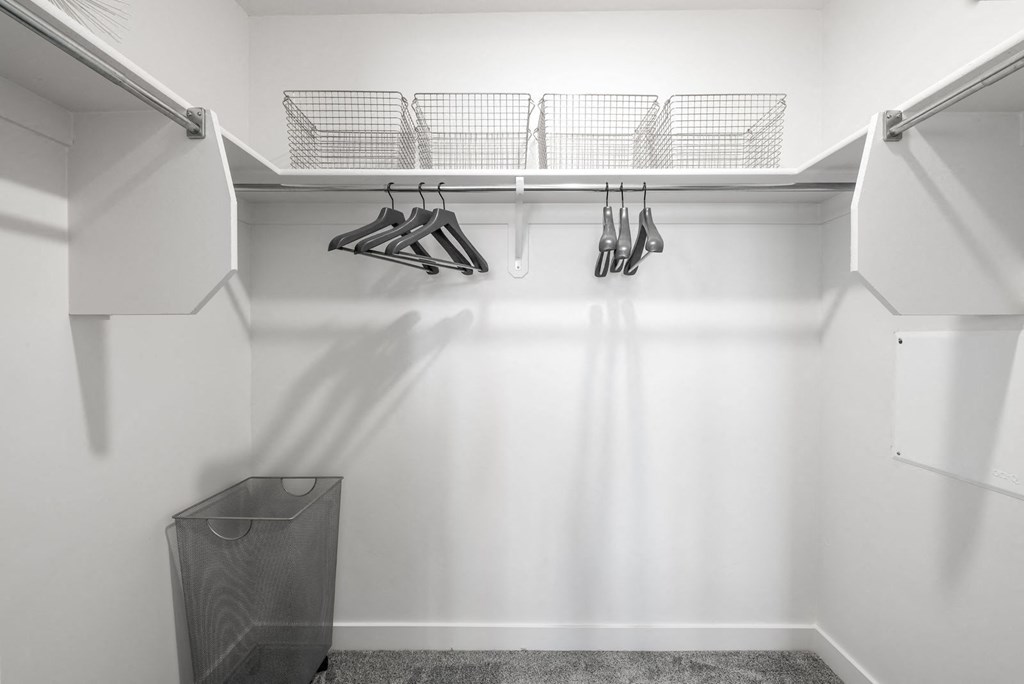Rockpoint Apartments Closet Space