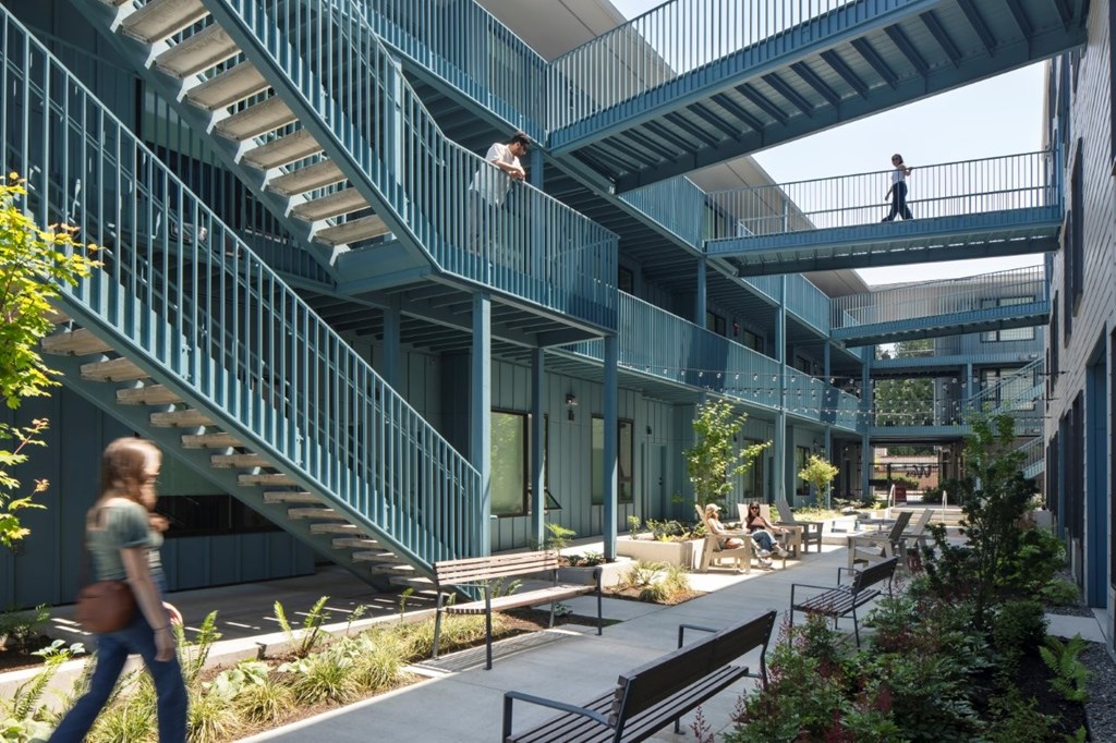 The Wes Gresham Oregon Apartments outdoor staircase