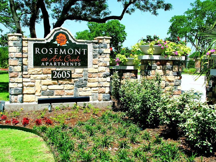 Rosemont at Ash Creek Apartments Exterior Monument Sign - Photo Gallery 1