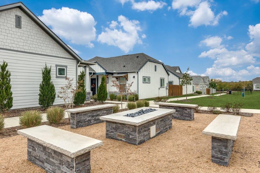 Horizon At Ridgeview Apartments, 1000 East Harmon Road, Fort Worth, TX