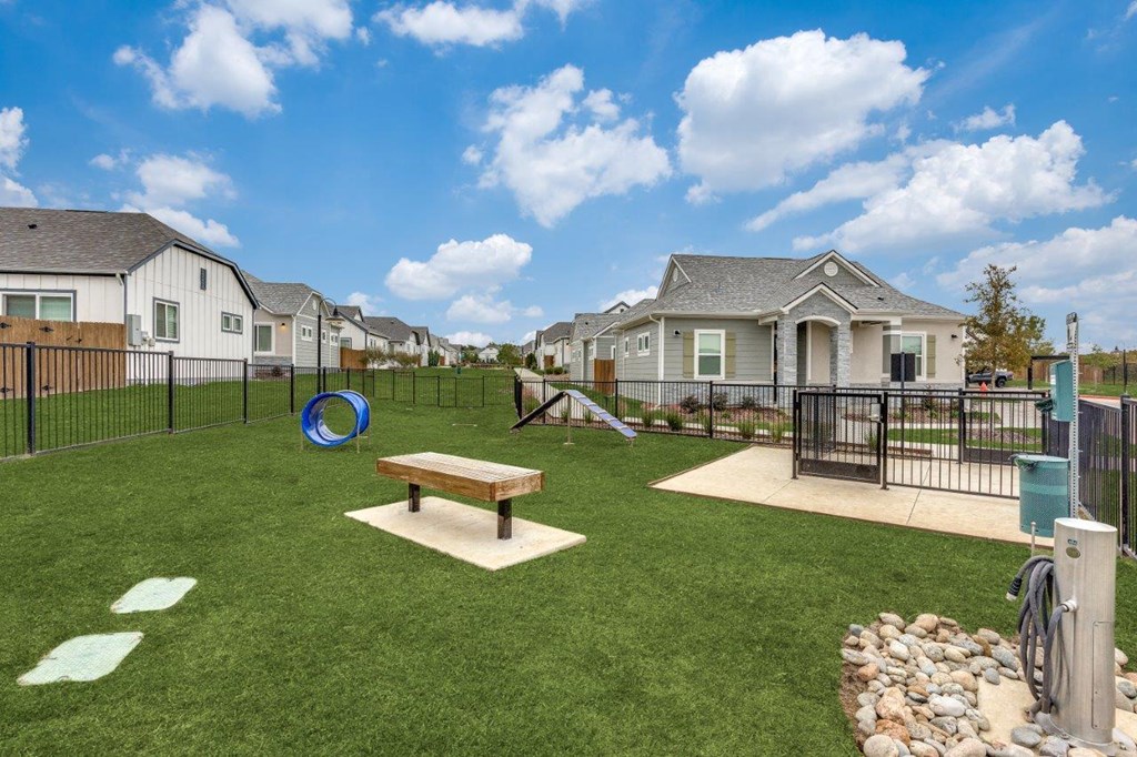 Horizon at Ridgeview Dog Park