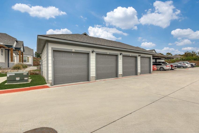 Horizon At Ridgeview Apartments, 1000 East Harmon Road, Fort Worth, TX