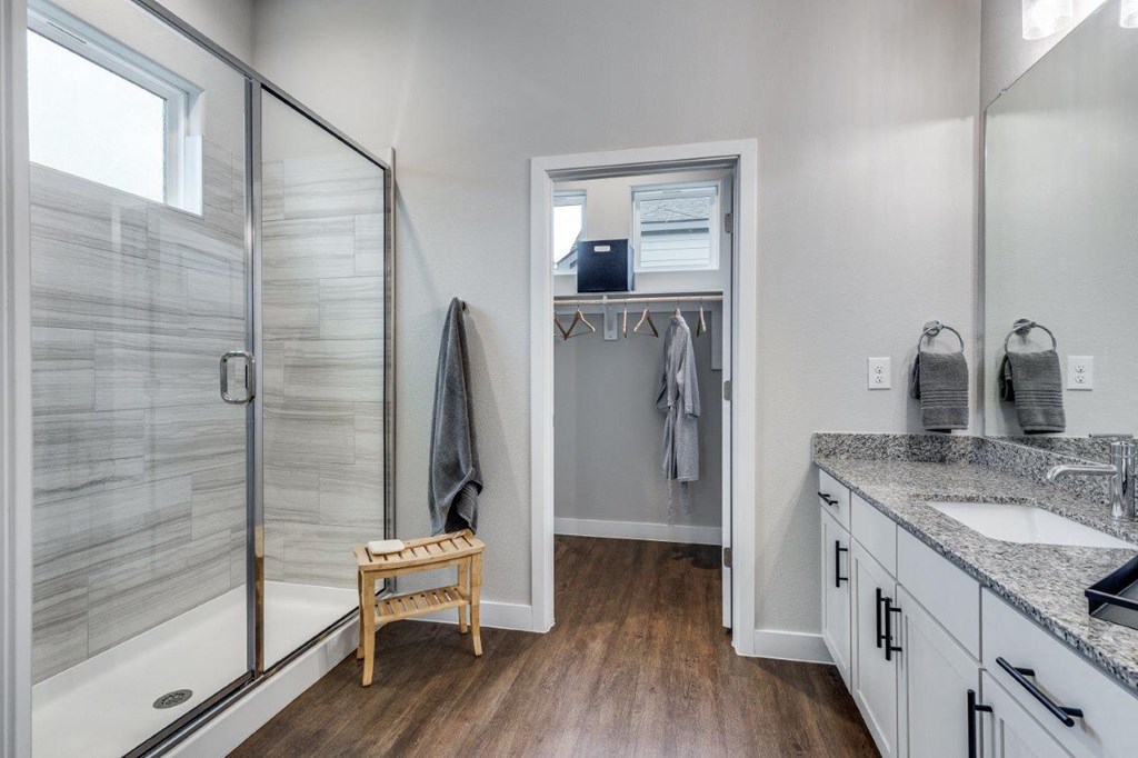 Horizon at Ridgeview Model Bathroom with Attached Walk-In Closet
