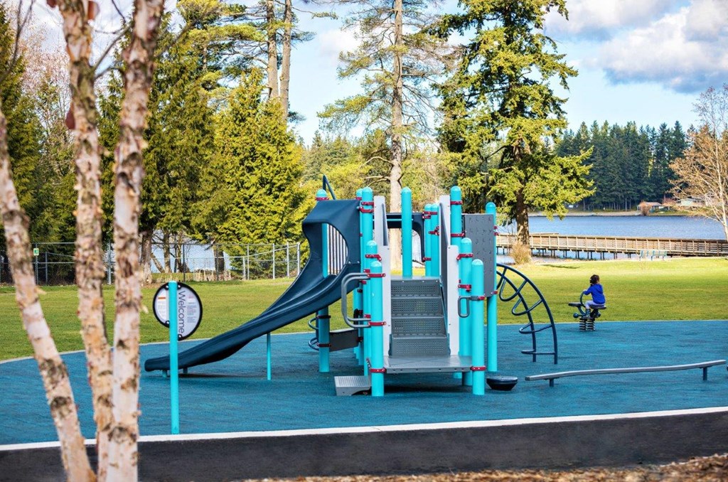 The Lakehouse Apartments Outdoor Playground