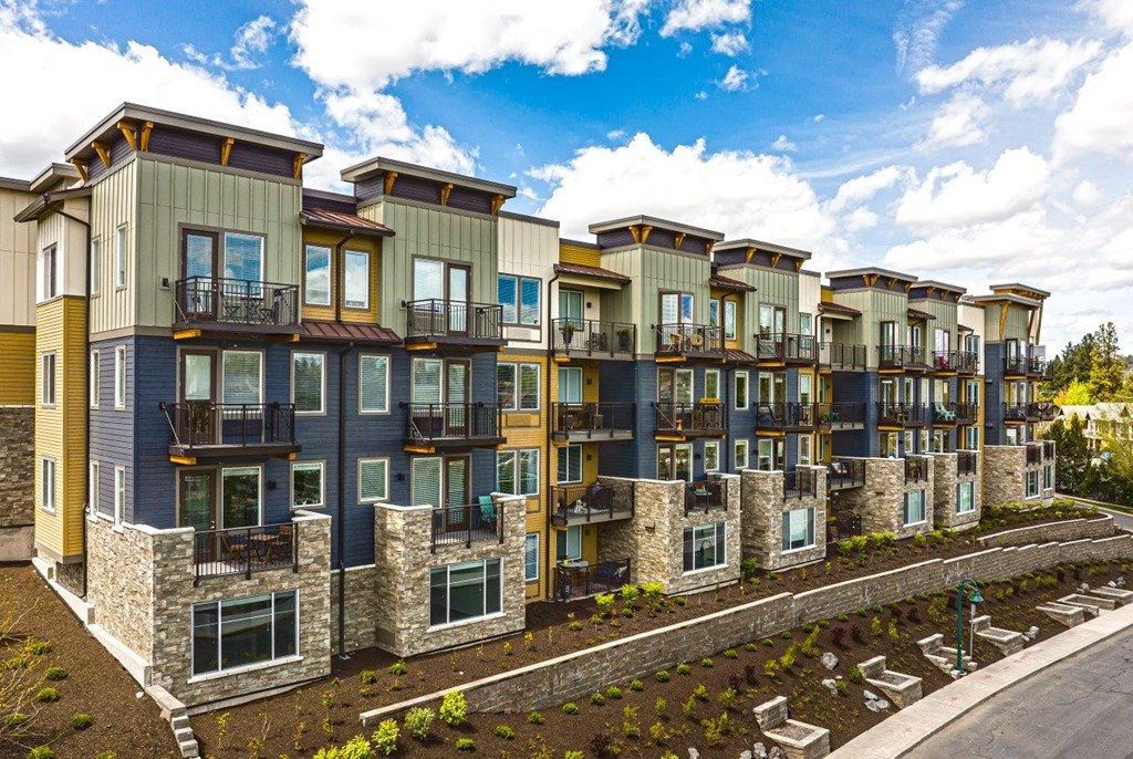 TheEddy_Bend_OR_Ext_Facade_3