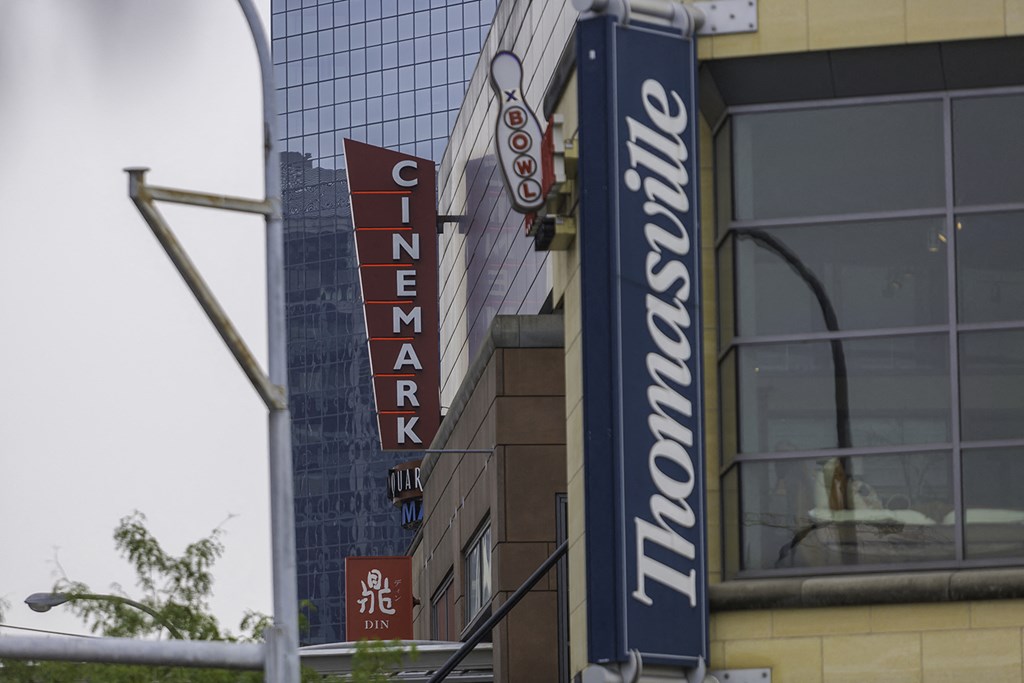 12 Central Square Cinemark