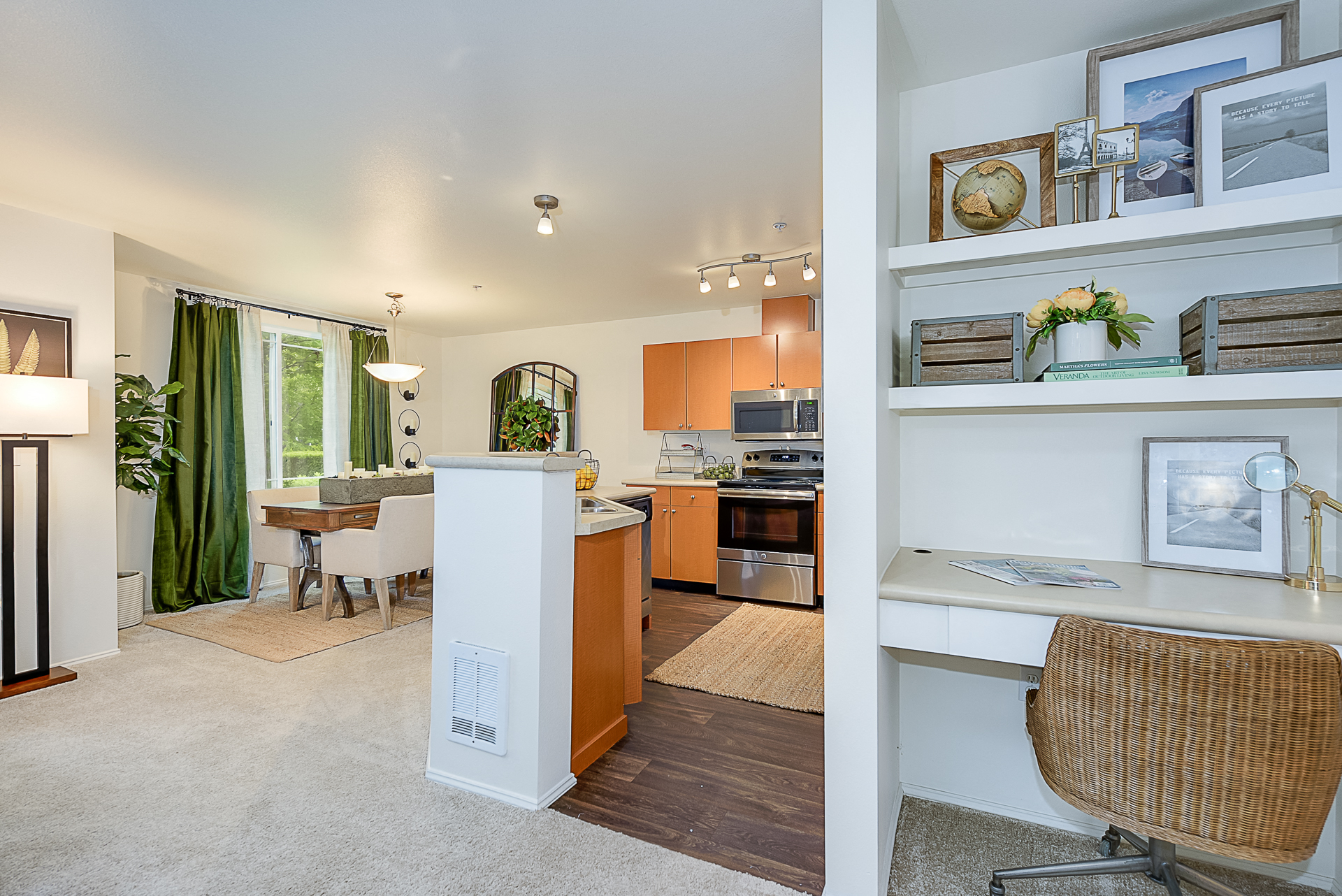 Evans Creek at Woodbridge Desk and Kitchen View