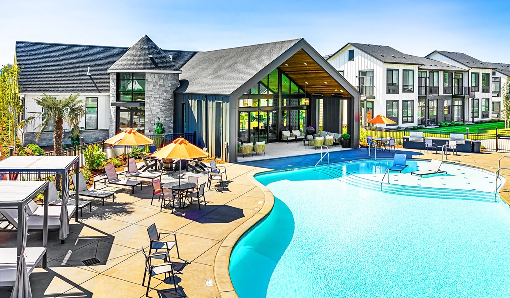 The Farmstead_Eugene_OR_Pool_main