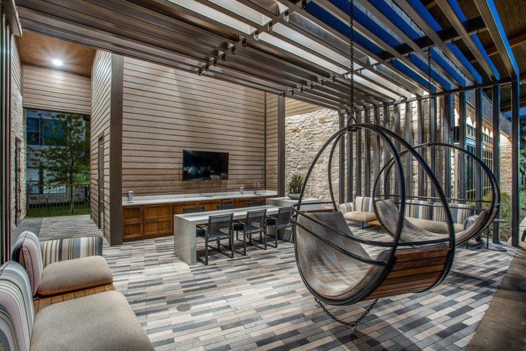 Astra Avery Ranch Poolside Lounge