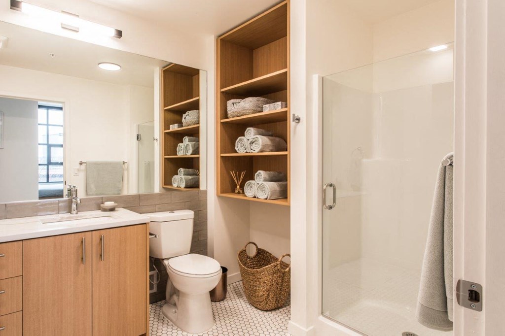 230 Ash Apartments Bathroom