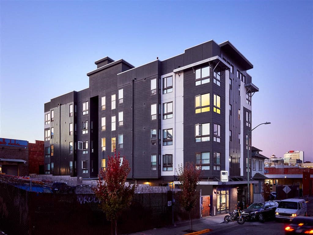 the building in which the hotel is located