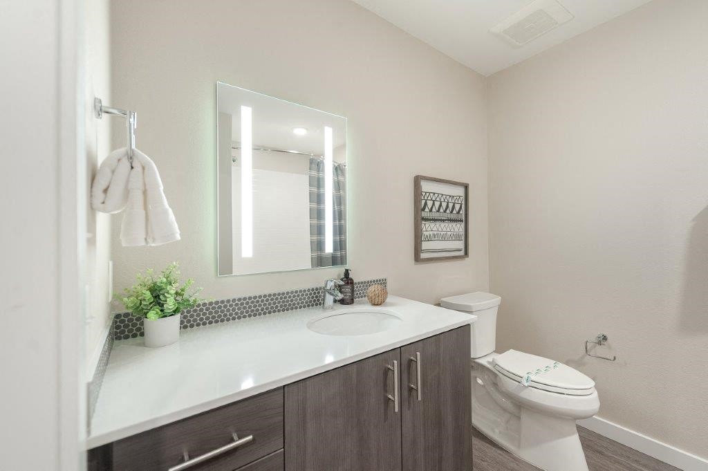 192nd West Lofts Model Bathroom