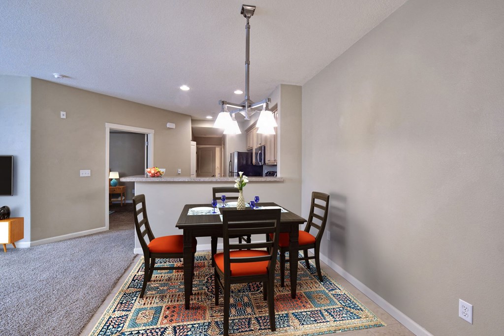 LookoutAtTheRidge_Washougal_WA_Inerior_Staged Dining Room