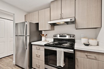 The Lakehouse Apartments Kitchen and Appliances - Photo Gallery 2