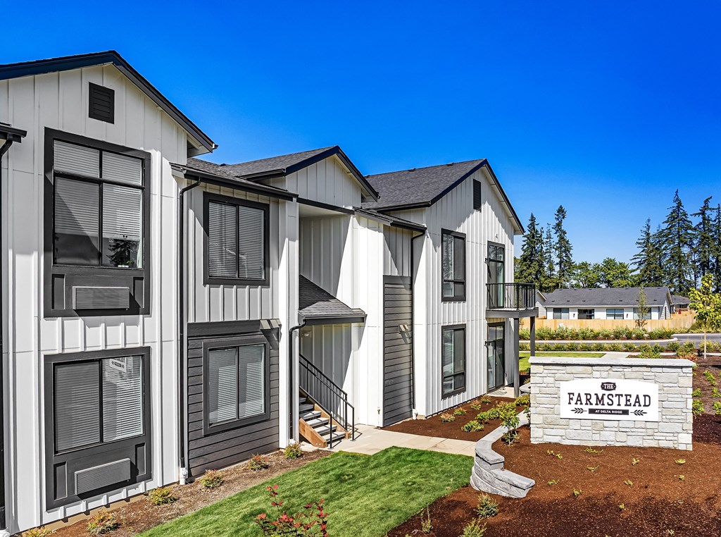 The Farmstead_Eugene_OR_Exterior_monument