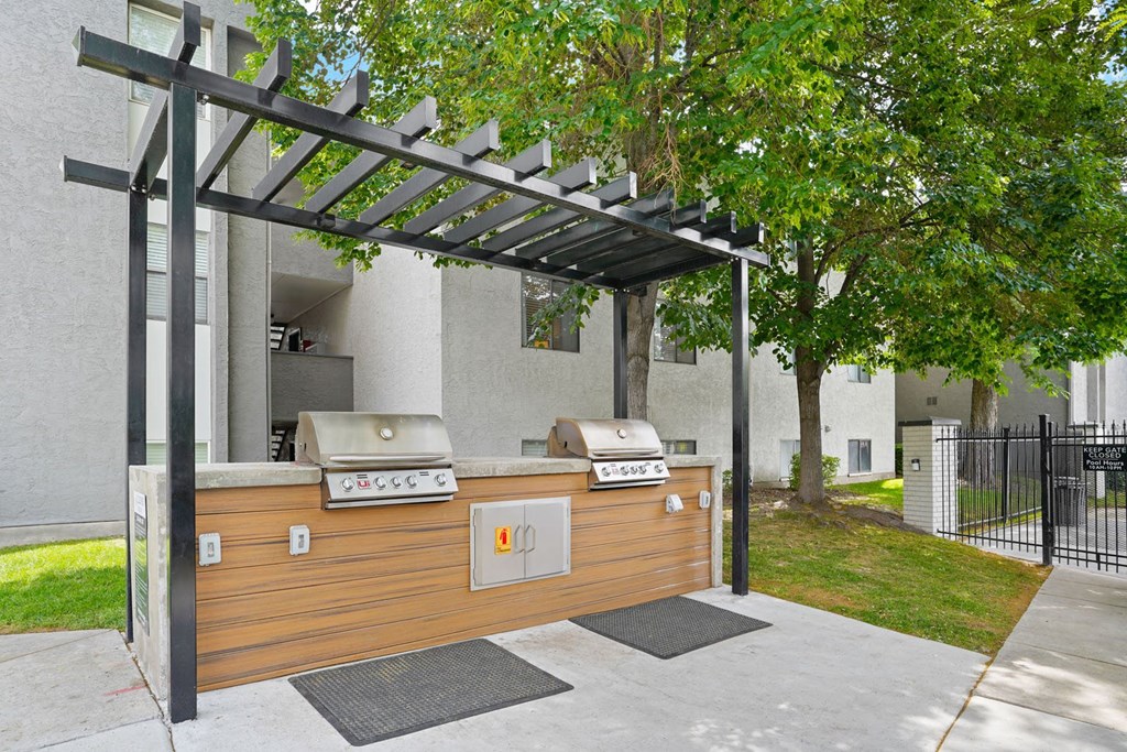 Clover Creek Grills Gas