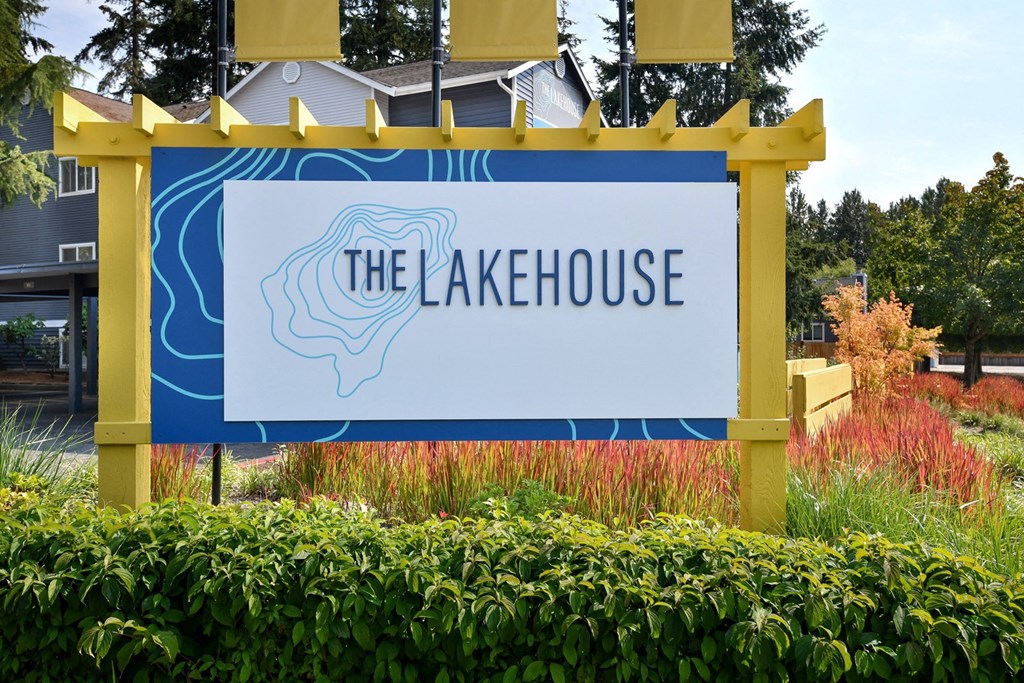 The Lakehouse Apartments Exterior Monument Sign