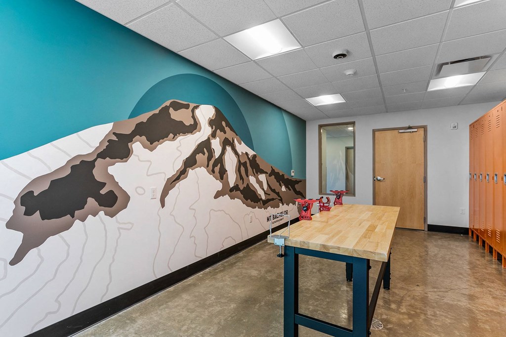 TheNest_Bend_OR_Interior_Amenity_Lockeroom_2