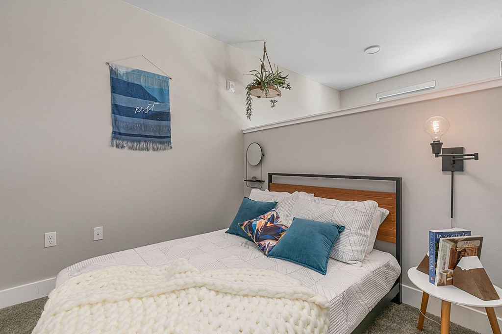 TheNest_Bend_OR_Interior_Model_206_StudioBedroom