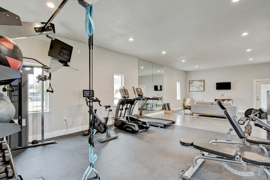 Horizon at Premier apartments fitness center with cardio equipment