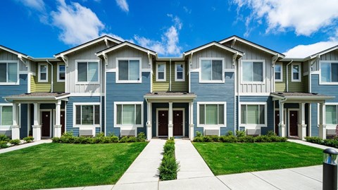 EvergreenVillageDeltaRidge_Eugene_OR_Ext_Facade_3