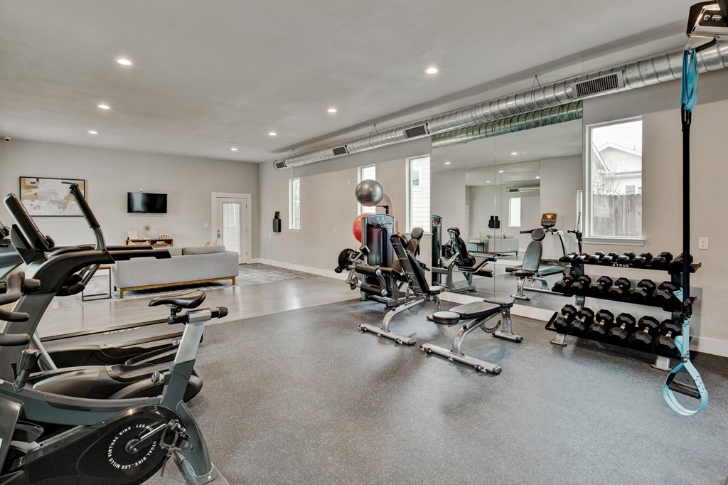 Horizon at Premier apartments fitness center with cardio equipment