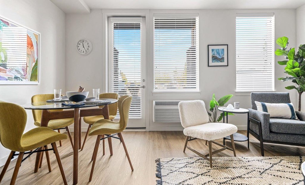 TheEddy_Bend_OR_Int_Dining_Living_Balcony