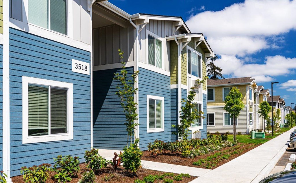 EvergreenVillageDeltaRidge_Eugene_OR_Ext_Facade_2