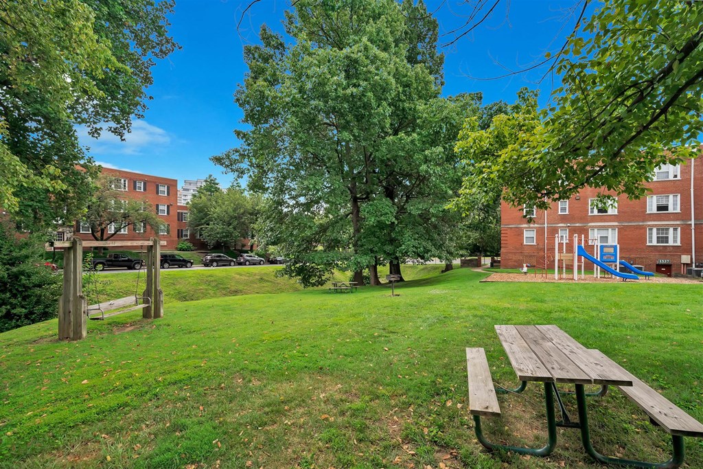 Falkland Chase Apartments in Silver Spring, Maryland Picnic Area
