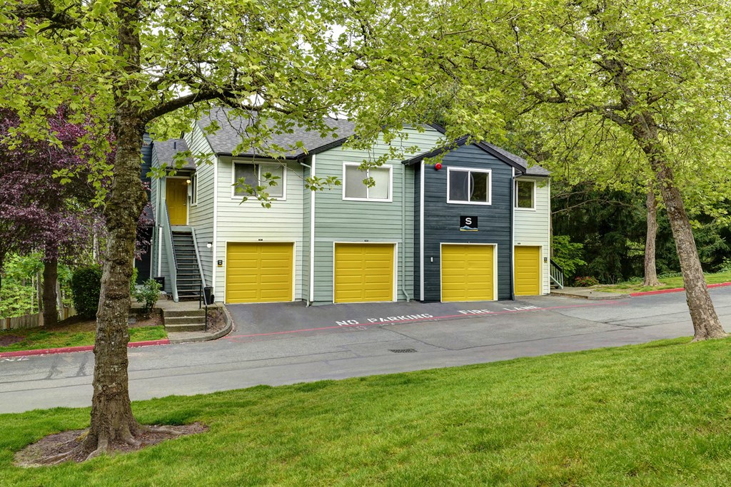 Echo Mountain Apartments Exterior Building and Landscaping