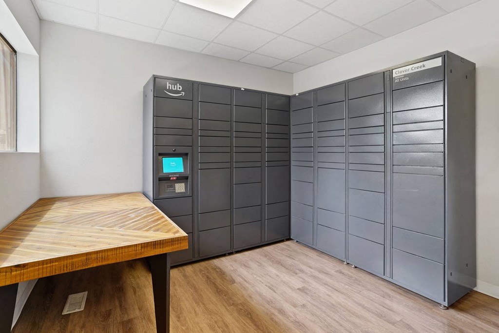 Clover Creek Resident Parcel Lockers
