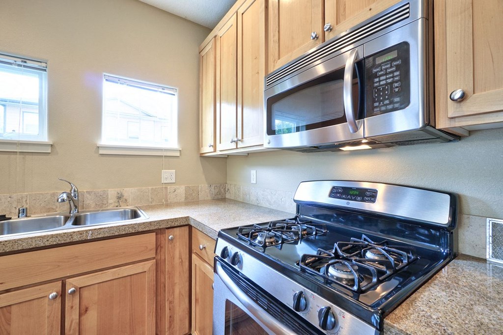 LookoutAtTheRidge_Washougal_WA_Interior_Kitchen