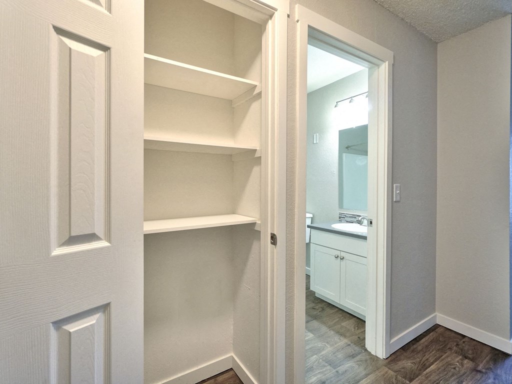 The Melrose_Portland OR_The Melrose hall closet