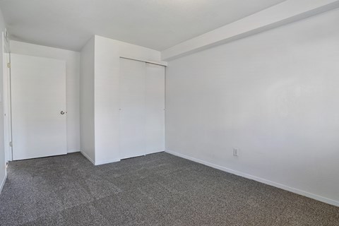 105 S Fairfield Rd E 1-2 Beds Apartment for Rent