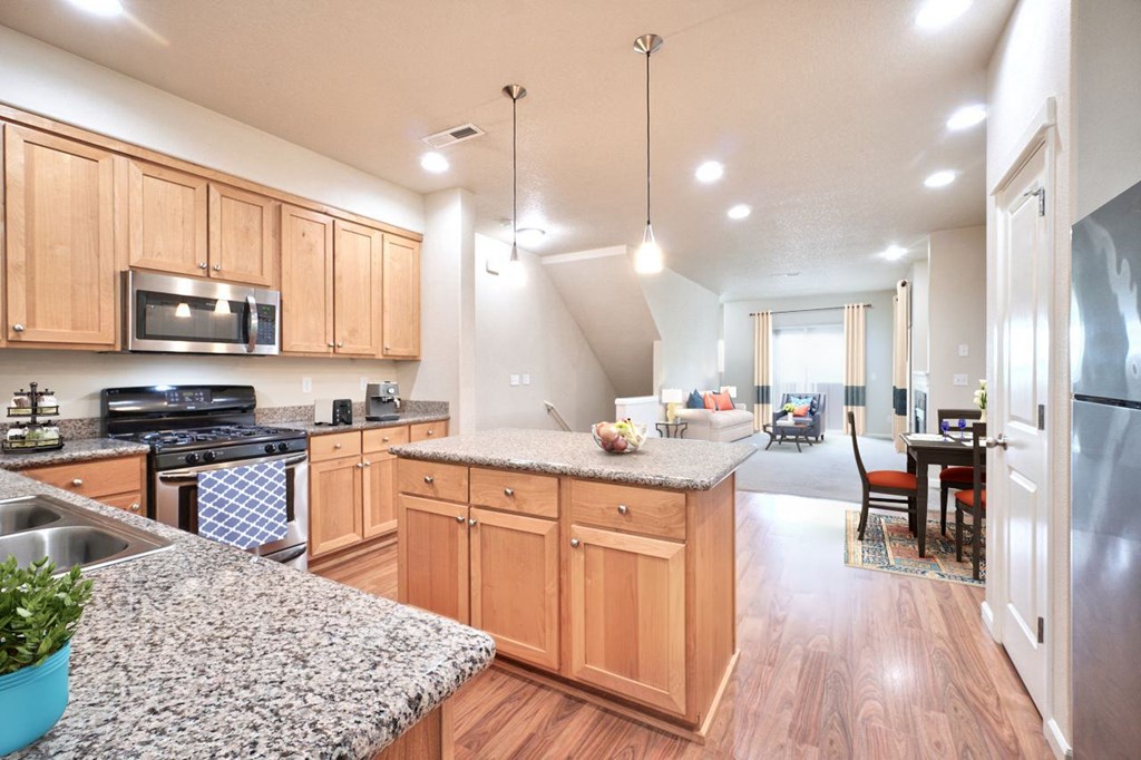 LookoutAtTheRidge_Washougal_WA_Inerior_Staged kitchen