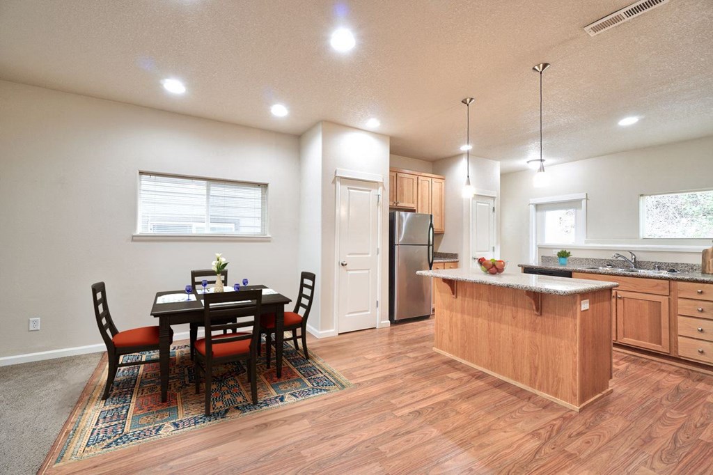 LookoutAtTheRidge_Washougal_WA_Inerior_Staged kichen dining room