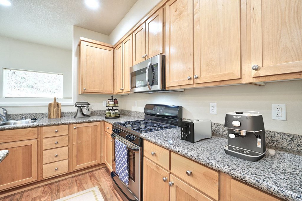 LookoutAtTheRidge_Washougal_WA_Inerior_Kitchen