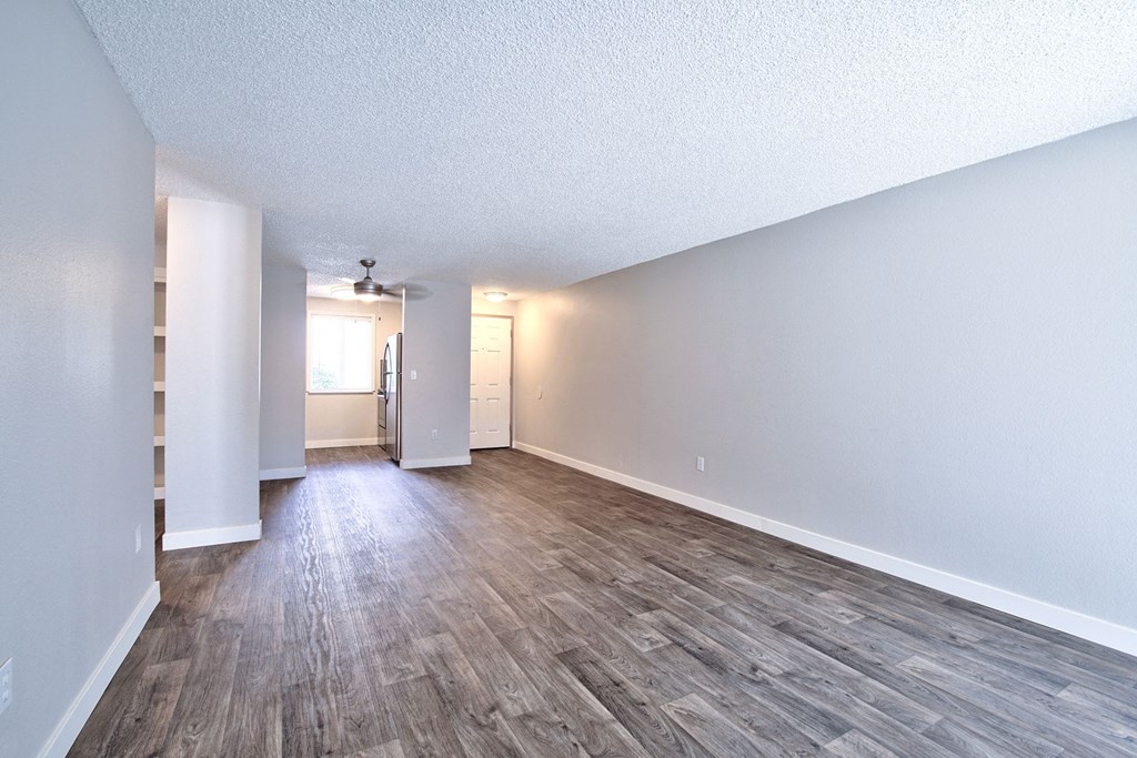 The Goose Aloha, Oregon living room