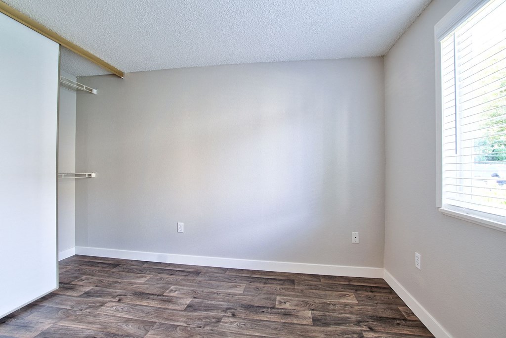 The Goose Aloha, Oregon bedroom